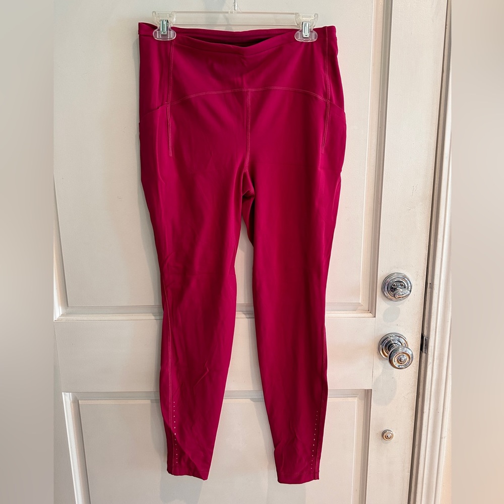 Lulu lemon fuchsia fast and free with pockets
